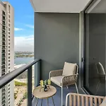Modern 1Br Apartment With Pool