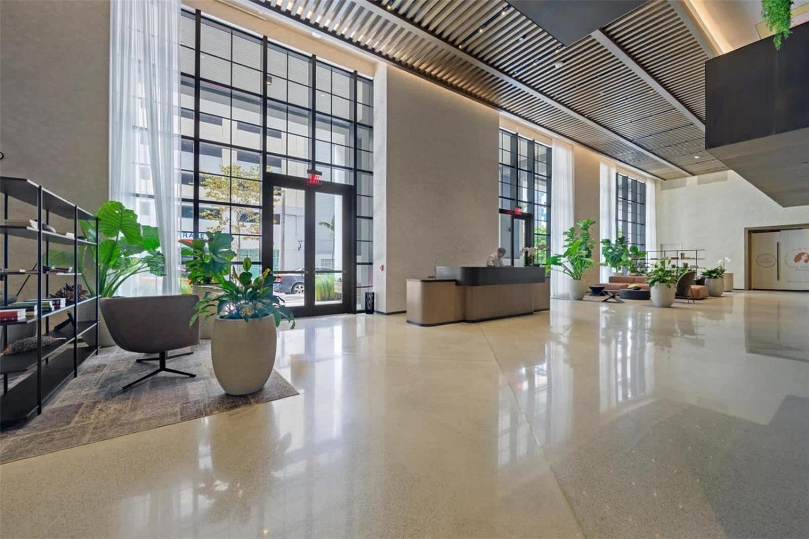 Modern 1br With Pool Apartment