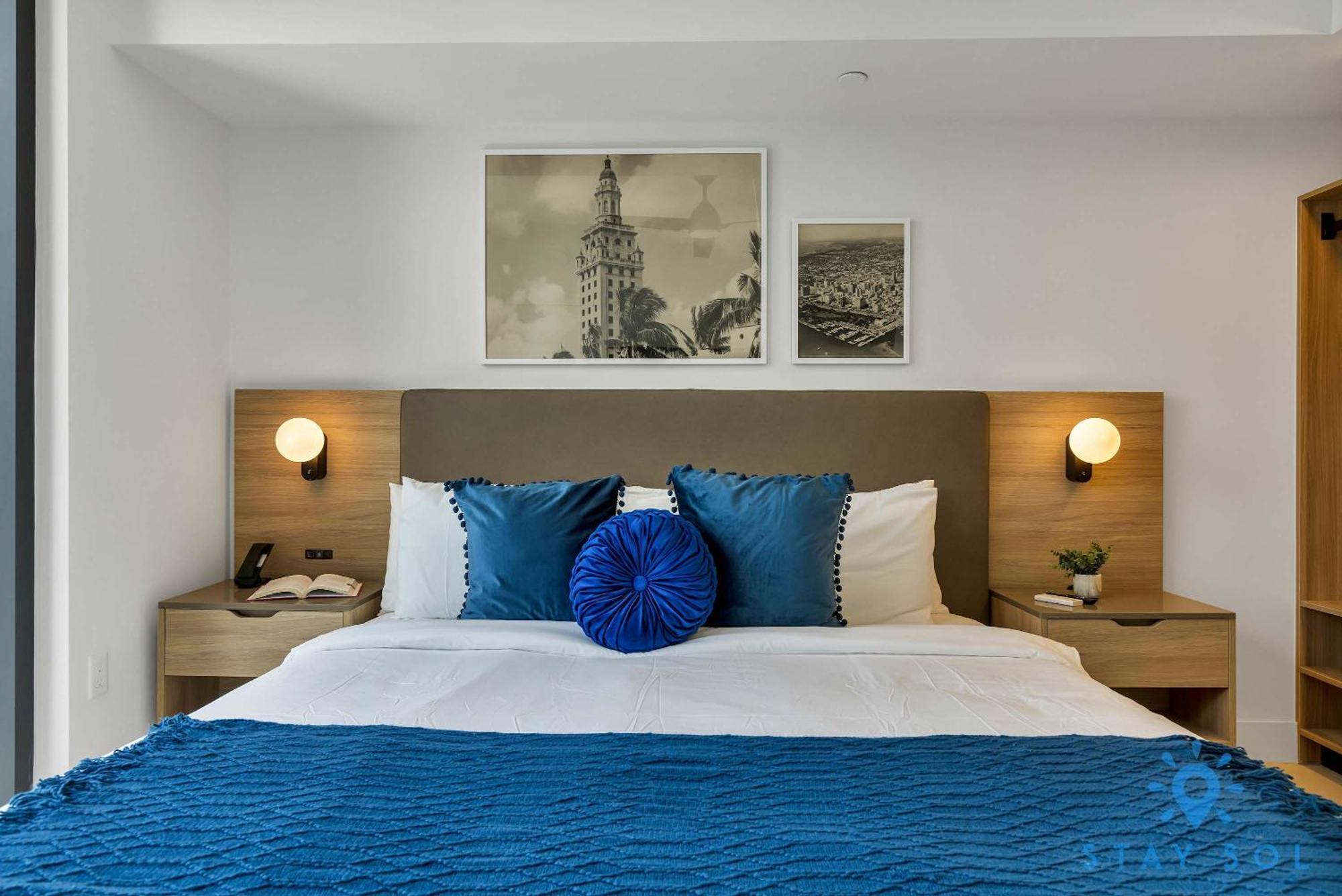 Modern 1br With Pool Apartment *