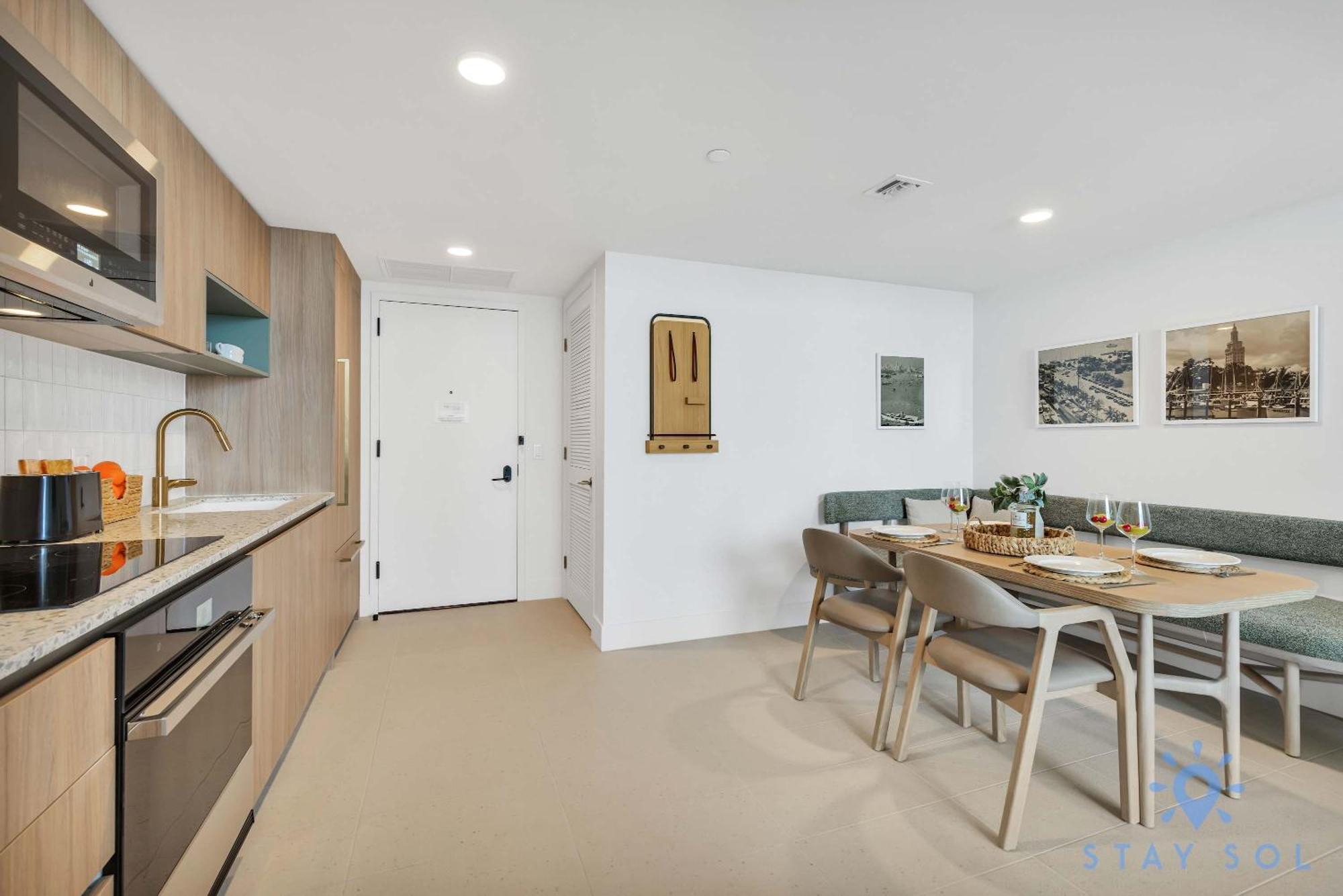Modern 1br With Pool Apartment *